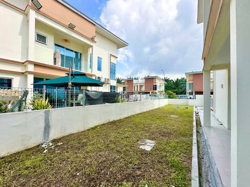 Rumah Berkembar untuk Dijual di Klang (Selangor) - Deeya Yusof - Exterior - PropertyGuru.com.my