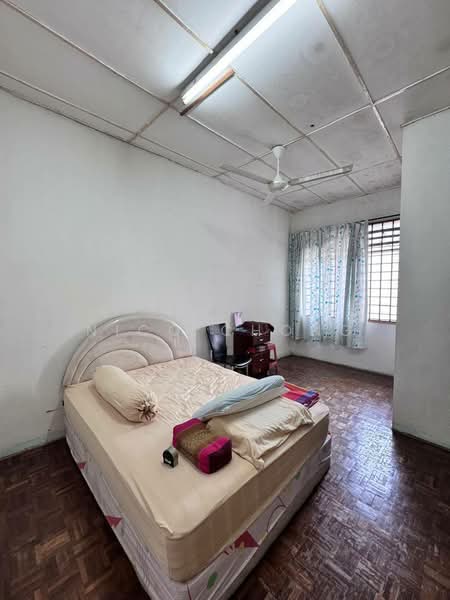 Rumah Teres 2-Tingkat untuk Dijual di Taman Puteri Wangsa (Ulu Tiram) - Nico Chong - Bedroom - PropertyGuru.com.my