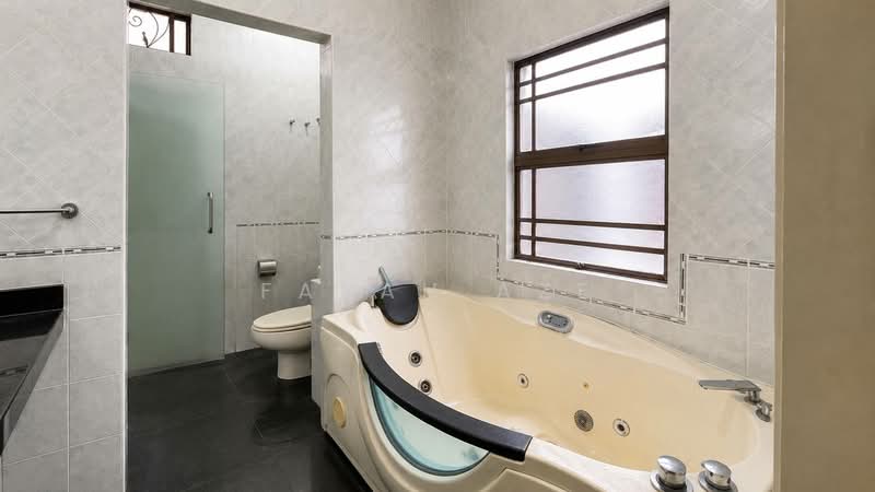 2-storey Terraced House for Sale in Putra Heights (Subang Jaya) - Farah Aze - Bathroom - PropertyGuru.com.my