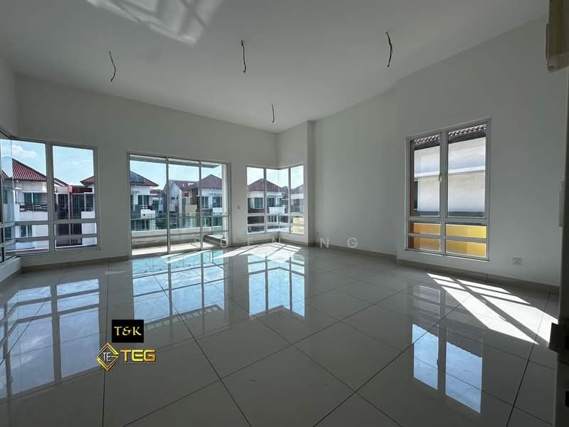 Shop / Office for Sale in Klang (Selangor) - Suen Ng - Living Room - PropertyGuru.com.my