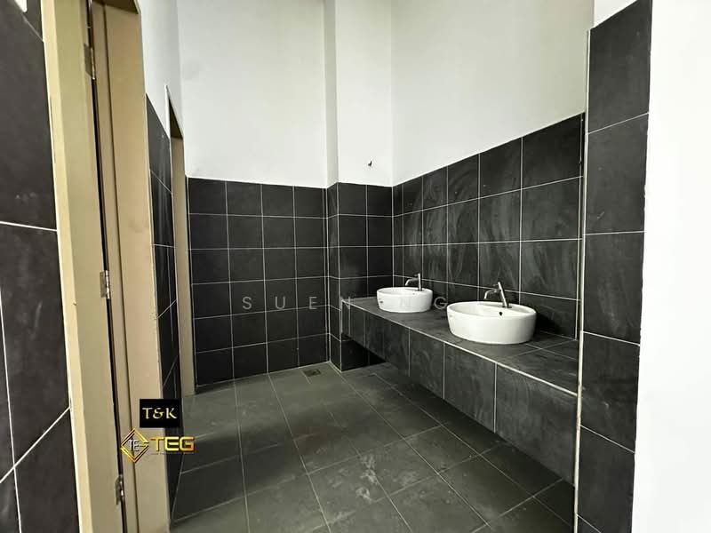 Shop / Office for Sale in Klang (Selangor) - Suen Ng - Bathroom - PropertyGuru.com.my