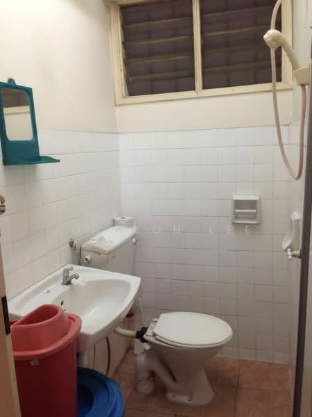 Pangsapuri untuk Dijual di Perdana Court - Johnson Lee - Bathroom - PropertyGuru.com.my