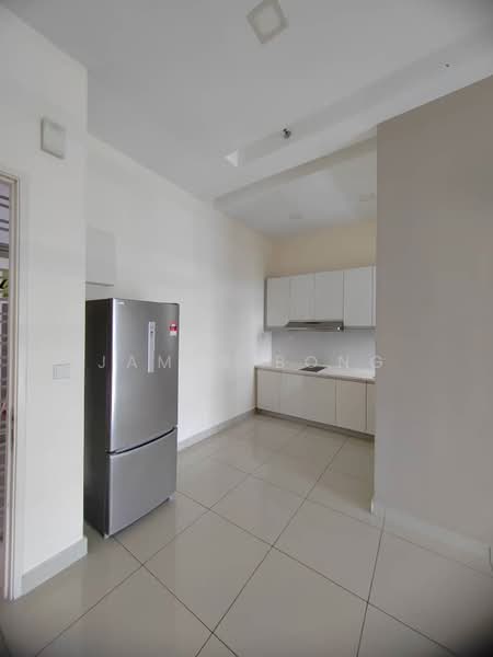 Apartment for Rent at Austin Suites (Permata Austin) - James Bong - Kitchen - PropertyGuru.com.my