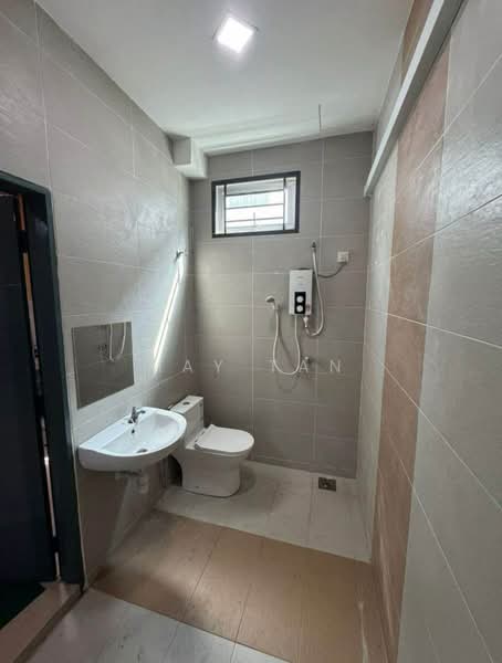 Rumah Teres 2-Tingkat untuk Dijual di Bandar Seri Impian (Kluang) - May Tan - Bathroom - PropertyGuru.com.my