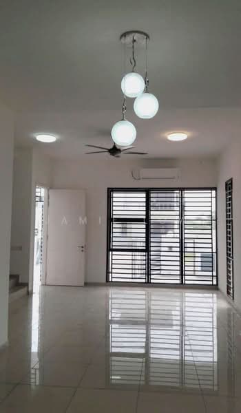 Cluster House for Sale in Bukit Indah (Iskandar Puteri (Nusajaya)) - Jamie Low - Living Room - PropertyGuru.com.my