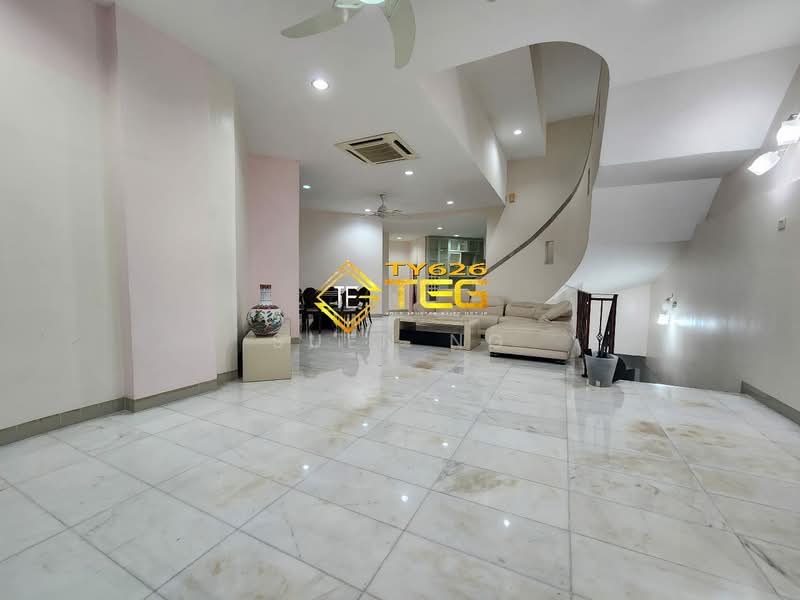 Kondominium untuk Dijual di Regency Condominium - Suen Ng - Living Room - PropertyGuru.com.my