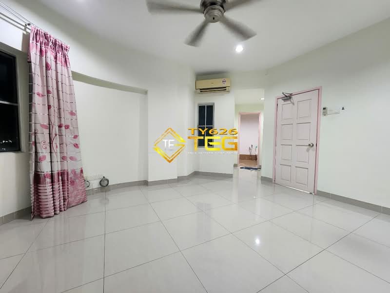 Kondominium untuk Dijual di Regency Condominium - Suen Ng - Living Room - PropertyGuru.com.my