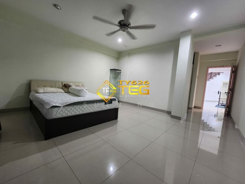 Kondominium untuk Dijual di Regency Condominium - Suen Ng - Bedroom - PropertyGuru.com.my
