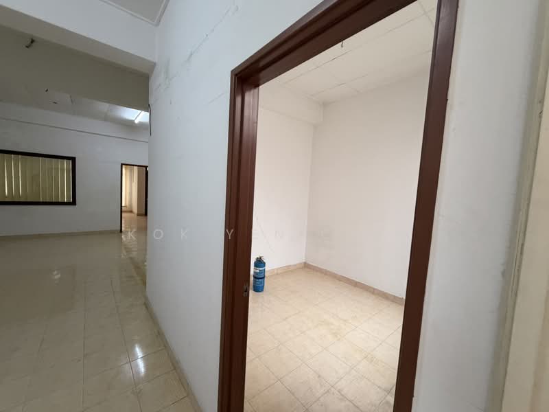 Kedai untuk Disewa di Mutiara Damansara (Selangor) - Kok Yen Chin - Interior - PropertyGuru.com.my