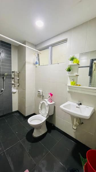 Apartment for Rent at Pangsapuri Damai - Dennix Chin - Bathroom - PropertyGuru.com.my