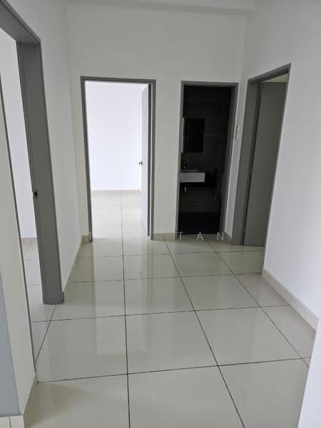 Kondominium untuk Disewa di Legend Heights - Tess Tan - Corridor - PropertyGuru.com.my