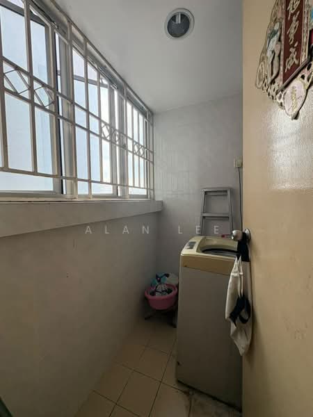 Kondominium untuk Dijual di Warisan City View - Alan Lee - Balcony - PropertyGuru.com.my