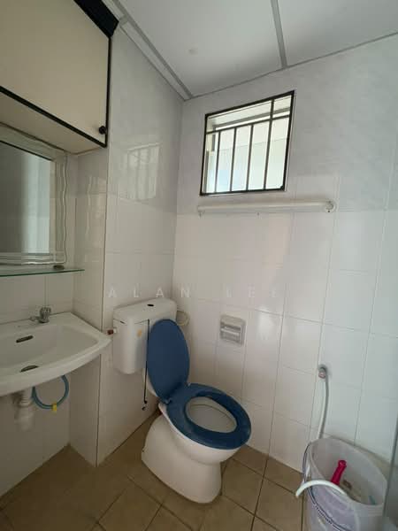 Kondominium untuk Dijual di Warisan City View - Alan Lee - Bathroom - PropertyGuru.com.my