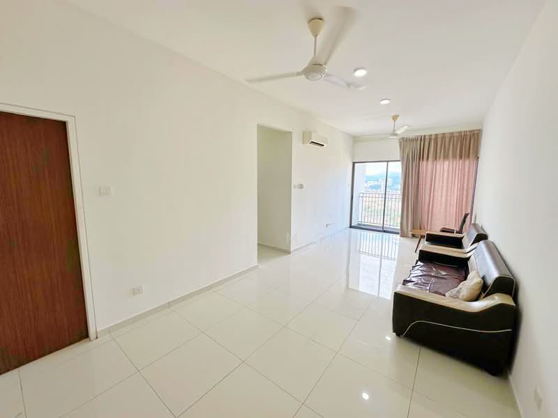 Kediaman Servis untuk Dijual di Seasons Garden Residences - Ben Mok - Living Room - PropertyGuru.com.my
