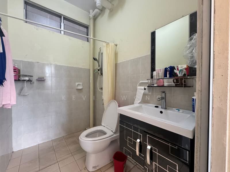 Pangsapuri untuk Dijual di Lake View Suites - Kevin Wong - PropertyGuru.com.my
