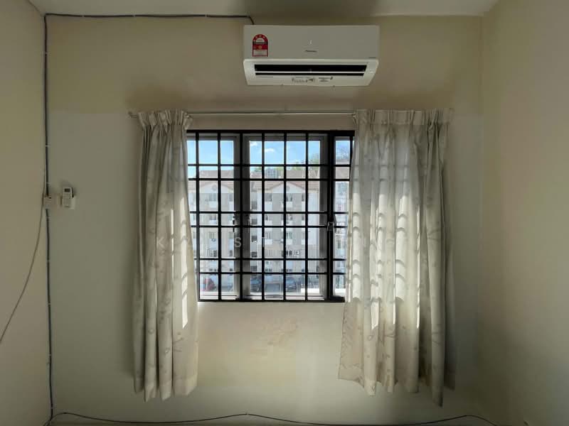 Pangsapuri untuk Dijual di Pangsapuri Mayang (Puncak Jalil) - Krystal Ng - Interior - PropertyGuru.com.my