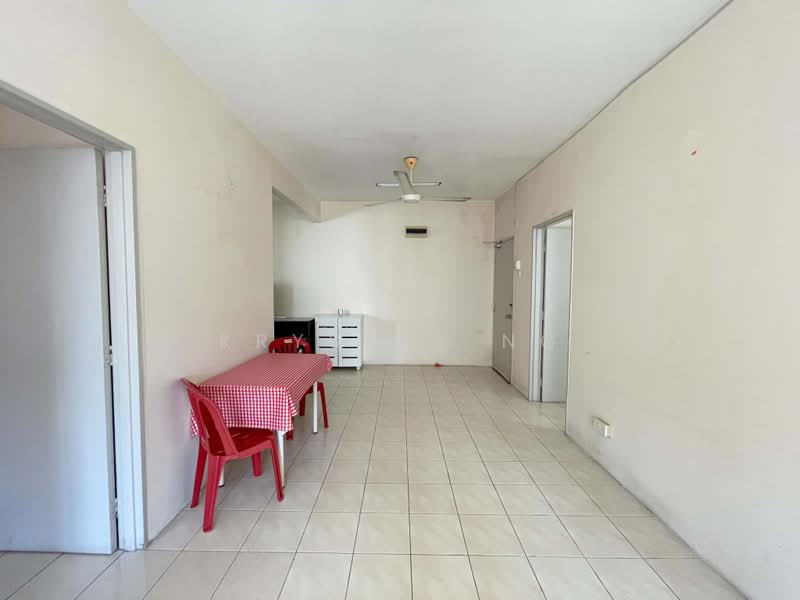 Pangsapuri untuk Dijual di Pangsapuri Mayang (Puncak Jalil) - Krystal Ng - Living Room - PropertyGuru.com.my