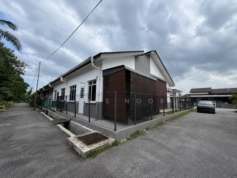 1-storey Terraced House for Sale in Telok Panglima Garang (Selangor) - Fazie Noor - Exterior - PropertyGuru.com.my