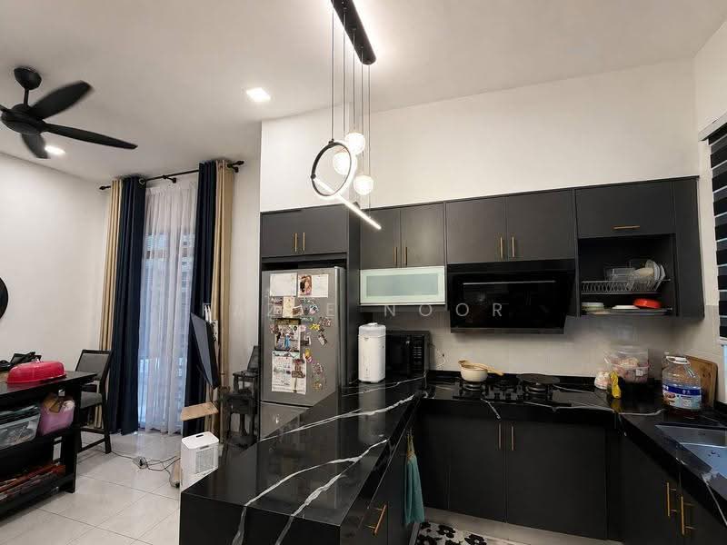 1-storey Terraced House for Sale in Telok Panglima Garang (Selangor) - Fazie Noor - Kitchen - PropertyGuru.com.my