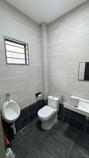 Kilang untuk Disewa di Taman Perindustrian Ehsan Jaya (Kepong) - Jun How - Bathroom - PropertyGuru.com.my