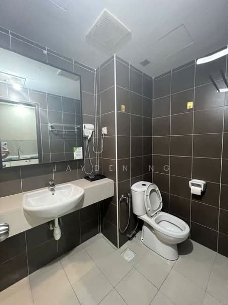 Apartment for Sale at Bayu Marina - Jayden Ng - Bathroom - PropertyGuru.com.my