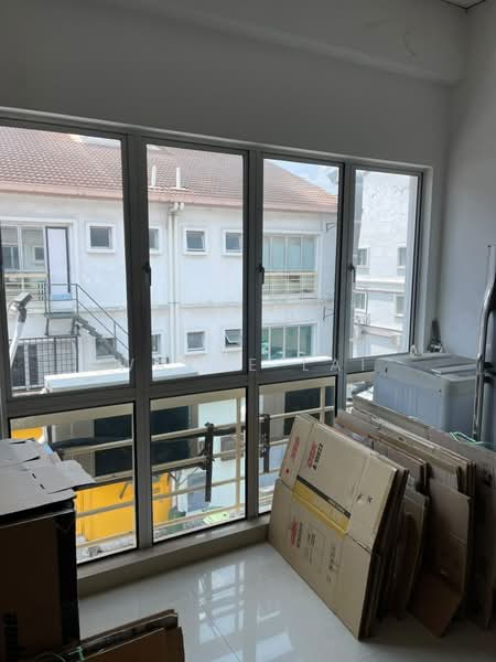 Office for Rent in Shah Alam (Selangor) - Wayne Lai - Balcony - PropertyGuru.com.my