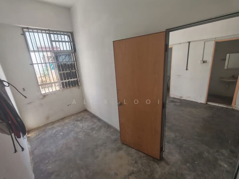 Shop / Office for Rent in Taman Gunung Pulai (Kulai) - Alex Looi - Interior - PropertyGuru.com.my