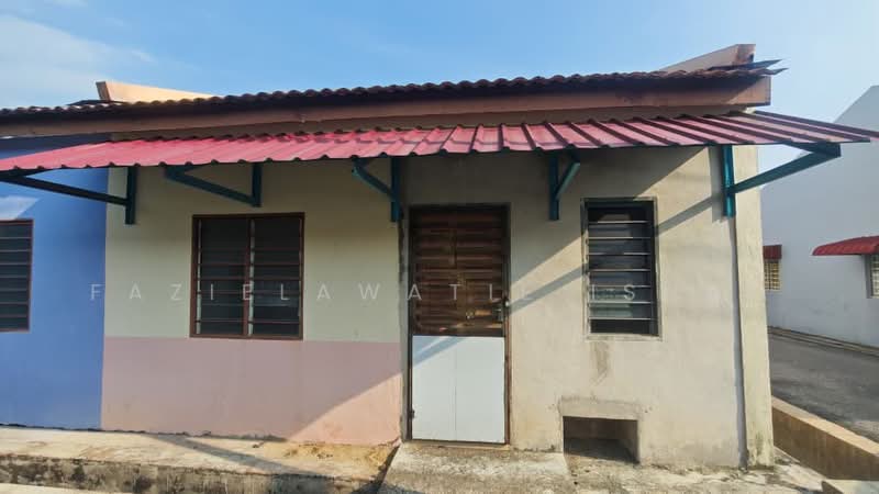 1-storey Terraced House for Sale in Rompin (Pahang) - Fazielawatie Ishak - Exterior - PropertyGuru.com.my