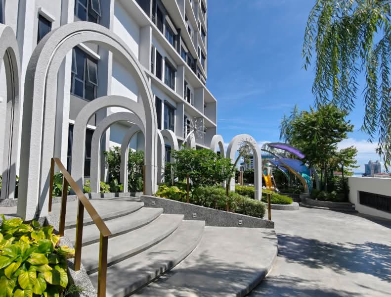 Kediaman Servis untuk Dijual di 22 Macalisterz - Sunny Lok - Exterior - PropertyGuru.com.my