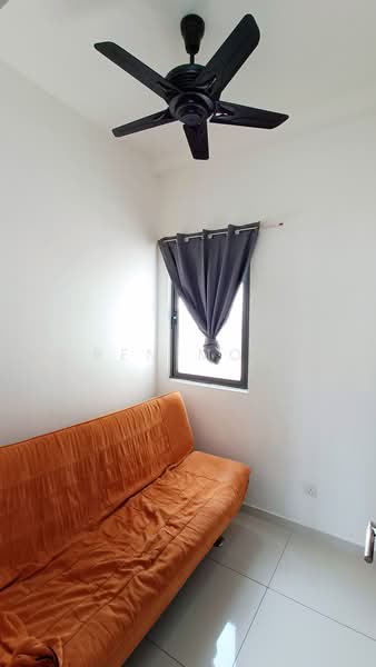 Kediaman Servis untuk Dijual di Seasons Garden Residences - Ben Mok - Living Room - PropertyGuru.com.my