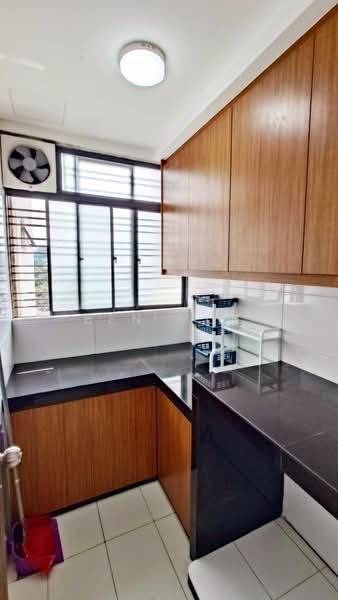 Kediaman Servis untuk Dijual di Seasons Garden Residences - Ben Mok - Kitchen - PropertyGuru.com.my