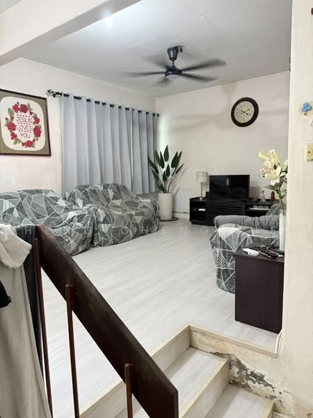 Rumah Teres 2-Tingkat untuk Dijual di Taman Pelangi (Johor Bahru) - Sheng Cheng Tiew - Living Room - PropertyGuru.com.my