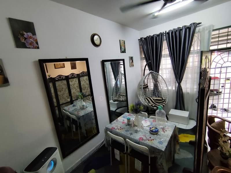 2-storey Terraced House for Sale in Taman Puteri Wangsa (Ulu Tiram) - Jayden Ng - Living Room - PropertyGuru.com.my