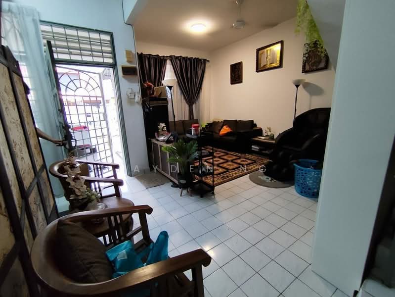 2-storey Terraced House for Sale in Taman Puteri Wangsa (Ulu Tiram) - Jayden Ng - Living Room - PropertyGuru.com.my