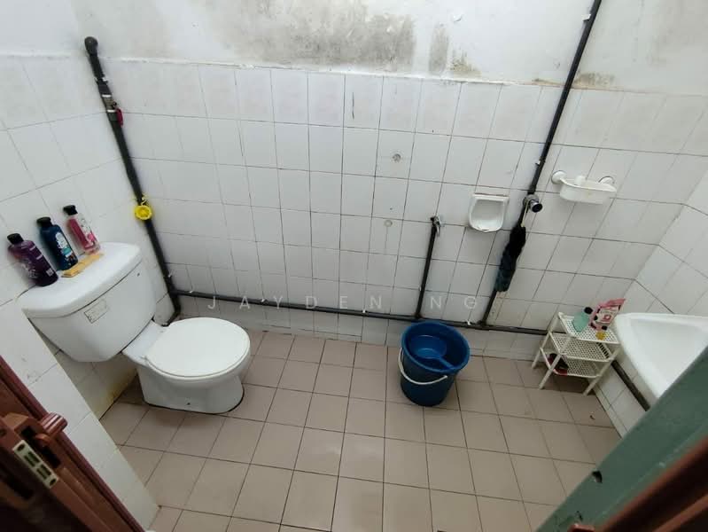 2-storey Terraced House for Sale in Taman Puteri Wangsa (Ulu Tiram) - Jayden Ng - Bathroom - PropertyGuru.com.my