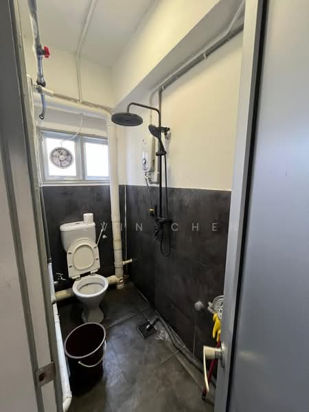 Shop for Rent in Kampung Pandan (Cheras) - Kevin Chen - Bathroom - PropertyGuru.com.my