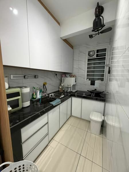 Service Residence for Sale at Kenwingston Avenue - Erica Law - Kitchen - PropertyGuru.com.my