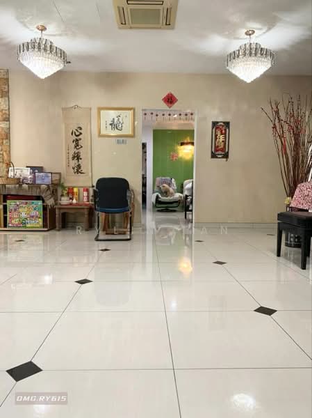 Rumah Teres 2-Tingkat untuk Dijual di Bukit Raja (Selangor) - Rylin Tan - Living Room - PropertyGuru.com.my