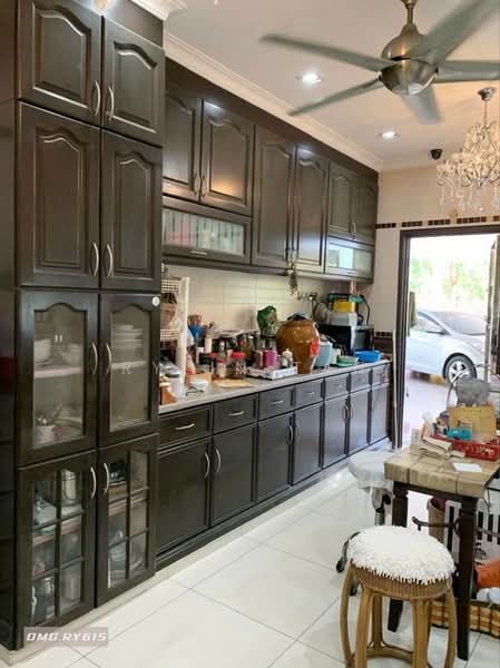 Rumah Teres 2-Tingkat untuk Dijual di Bukit Raja (Selangor) - Rylin Tan - Kitchen - PropertyGuru.com.my