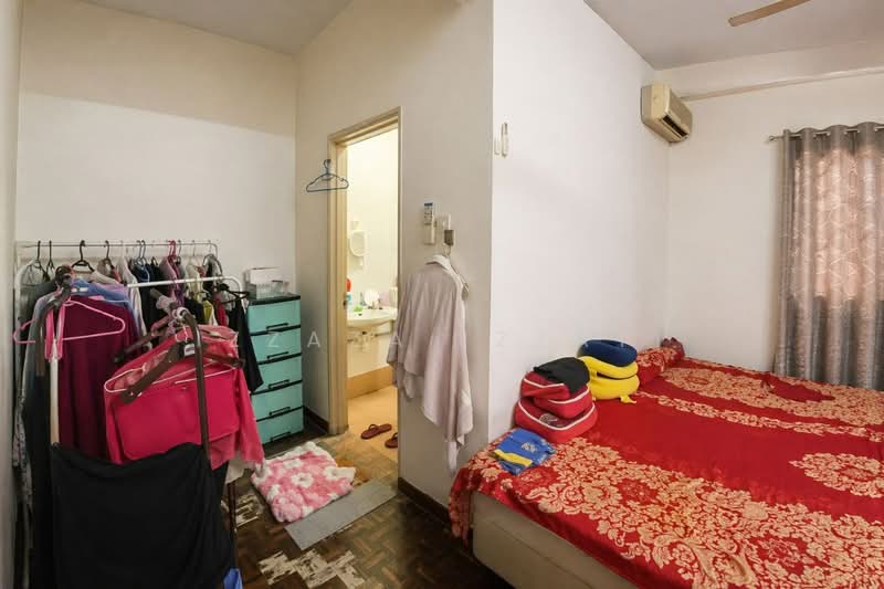 Rumah Teres 2-Tingkat untuk Dijual di Taman TTDI Jaya (Shah Alam) - Izzaza Izzati - Bedroom - PropertyGuru.com.my
