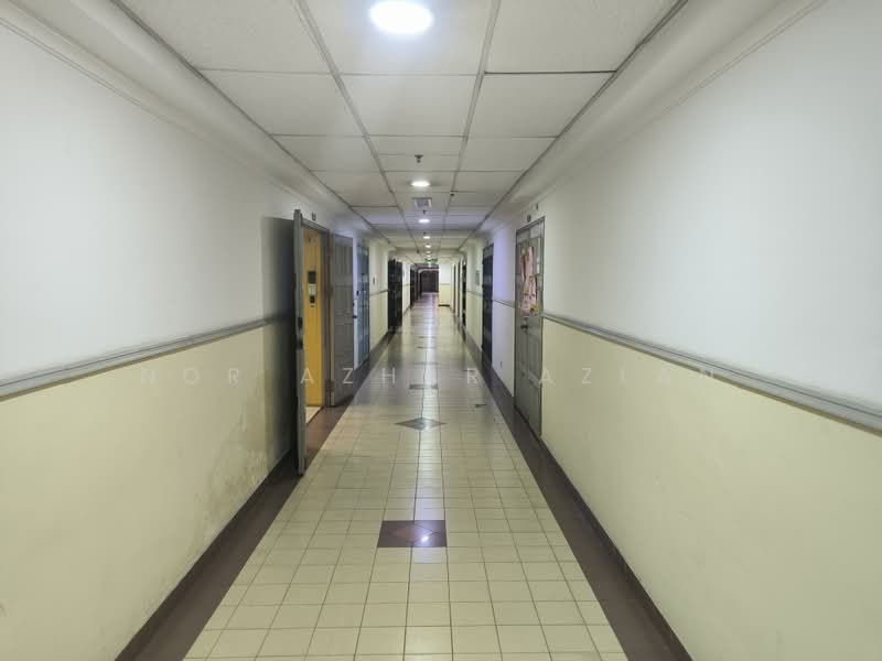 Pejabat untuk Dijual di SS7 (Petaling Jaya) - Nor Azhar Azlan - Corridor - PropertyGuru.com.my