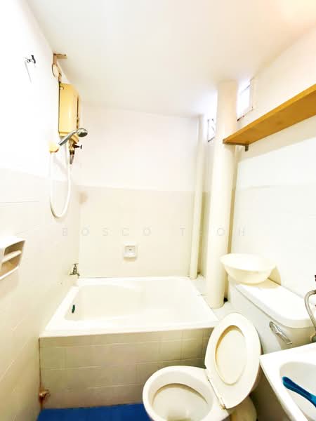 Kondominium untuk Disewa di Indah Bay Condominium - Bosco Teoh - Bathroom - PropertyGuru.com.my