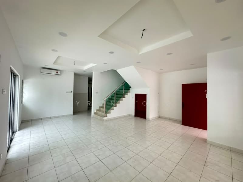 Rumah Teres 2-Tingkat untuk Dijual di Hill Park (Semenyih) - Dyron Yong - Living Room - PropertyGuru.com.my