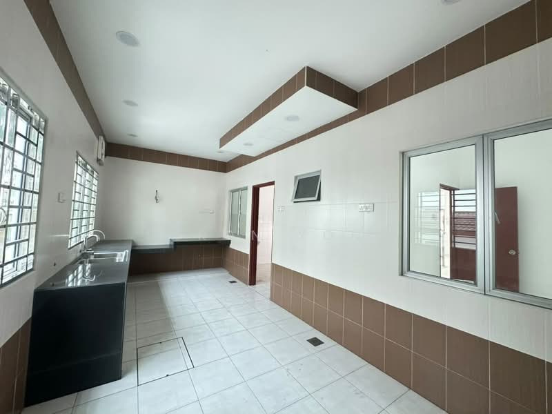 Rumah Teres 2-Tingkat untuk Dijual di Hill Park (Semenyih) - Dyron Yong - Kitchen - PropertyGuru.com.my