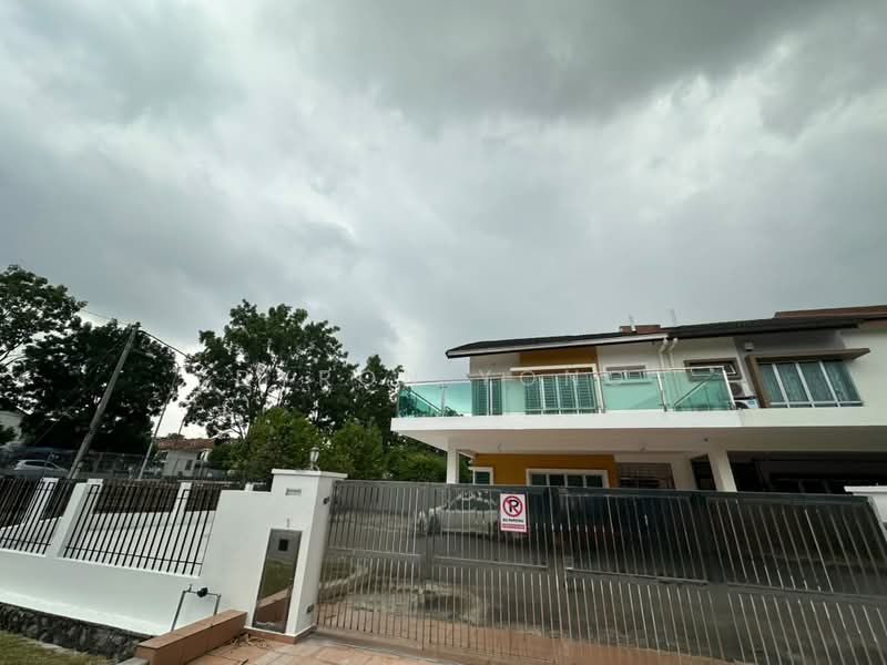 Rumah Teres 2-Tingkat untuk Dijual di Hill Park (Semenyih) - Dyron Yong - Exterior - PropertyGuru.com.my