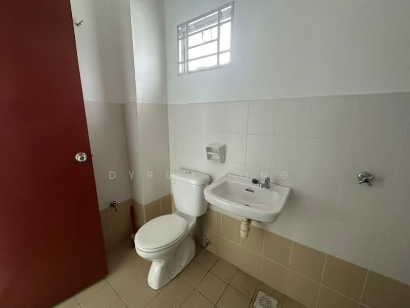 Rumah Teres 2-Tingkat untuk Dijual di Hill Park (Semenyih) - Dyron Yong - Bathroom - PropertyGuru.com.my
