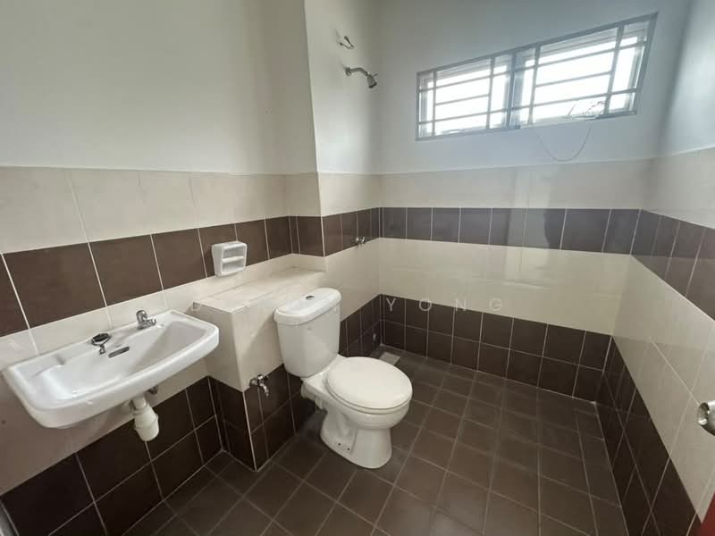 Rumah Teres 2-Tingkat untuk Dijual di Hill Park (Semenyih) - Dyron Yong - Bathroom - PropertyGuru.com.my