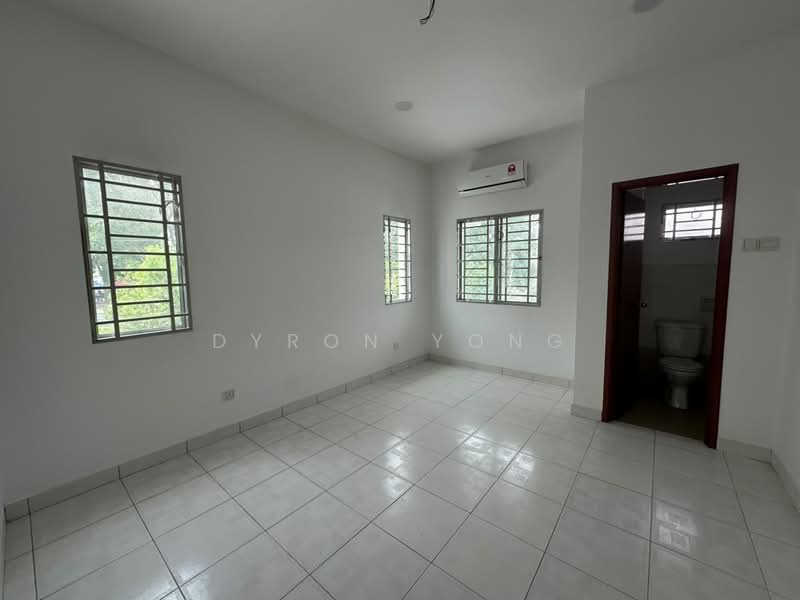 Rumah Teres 2-Tingkat untuk Dijual di Hill Park (Semenyih) - Dyron Yong - Bathroom - PropertyGuru.com.my