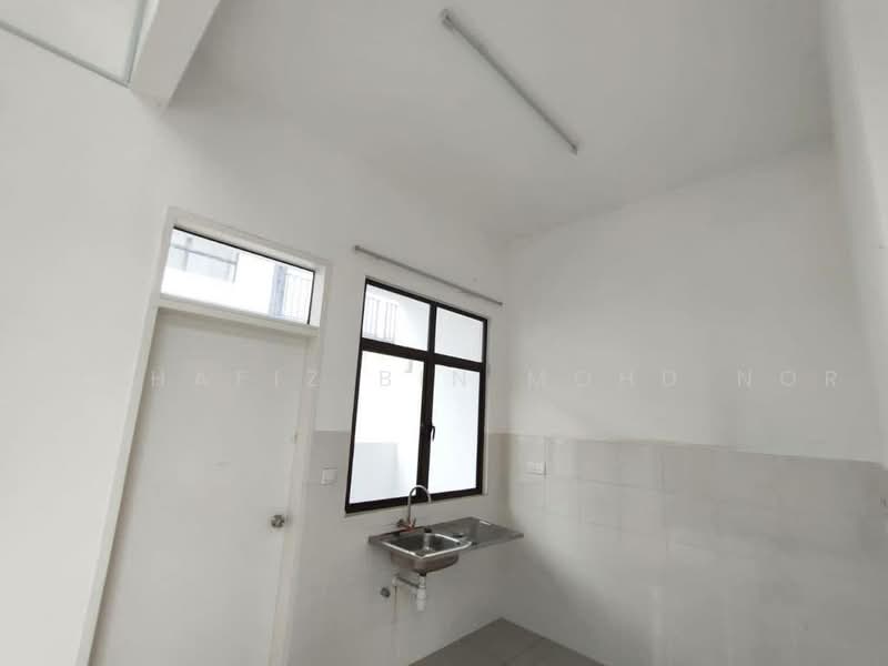 Rumah Berkembar untuk Dijual di Puncak Alam (Selangor) - Norhafiz Bin Mohd Nor - Kitchen - PropertyGuru.com.my