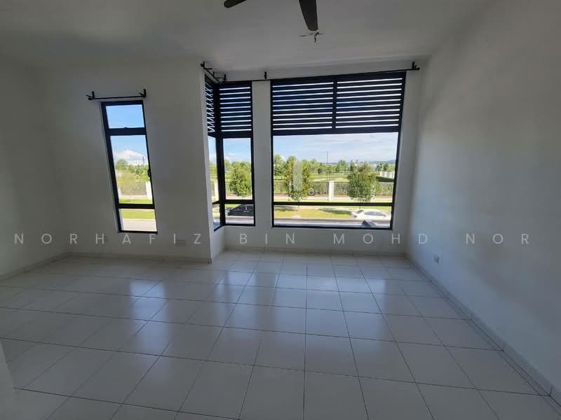 Rumah Berkembar untuk Dijual di Puncak Alam (Selangor) - Norhafiz Bin Mohd Nor - Living Room - PropertyGuru.com.my